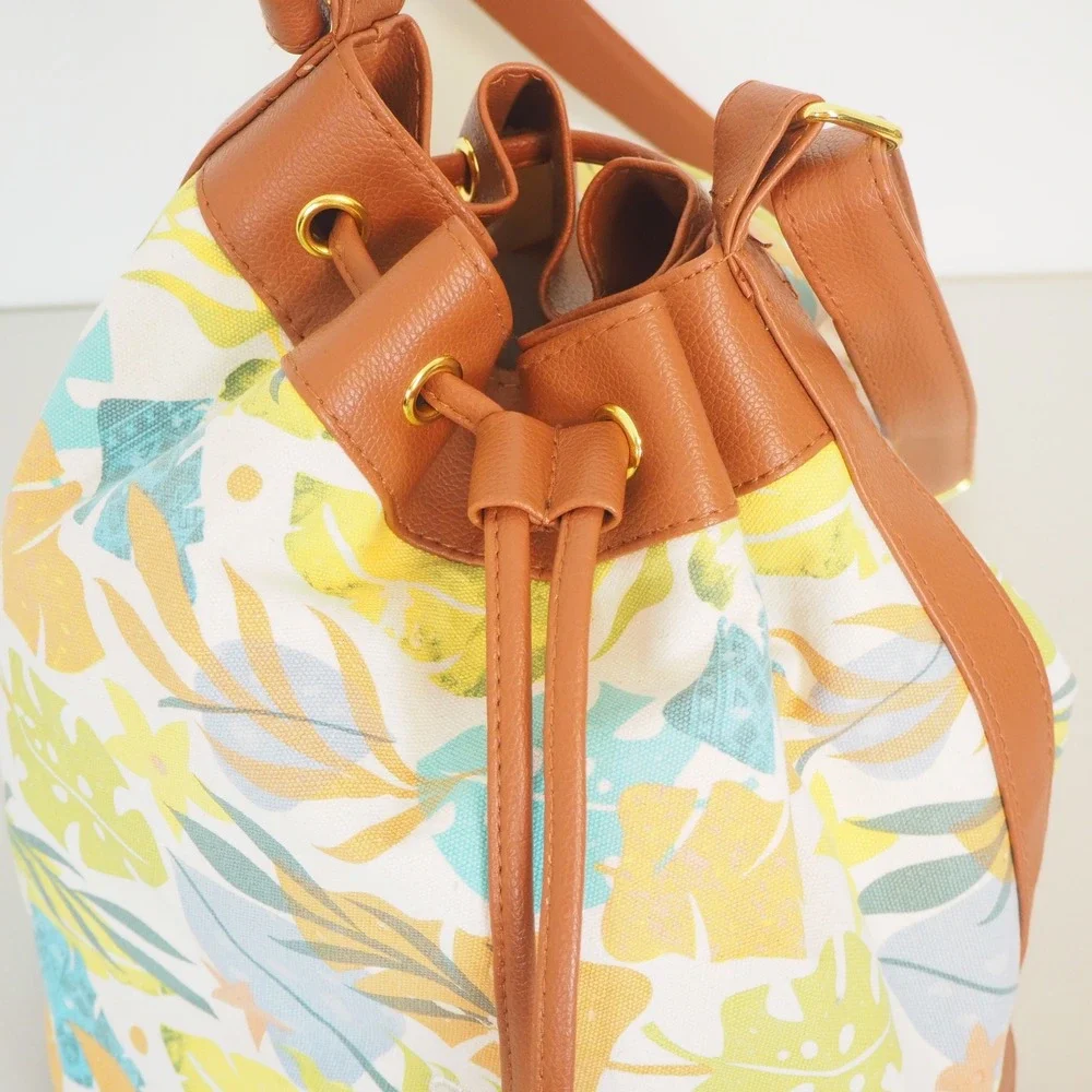 Disney Parks Moana Beach Swim Bag Floral Drawstring Bucket Shoulder Strap‎ Maui